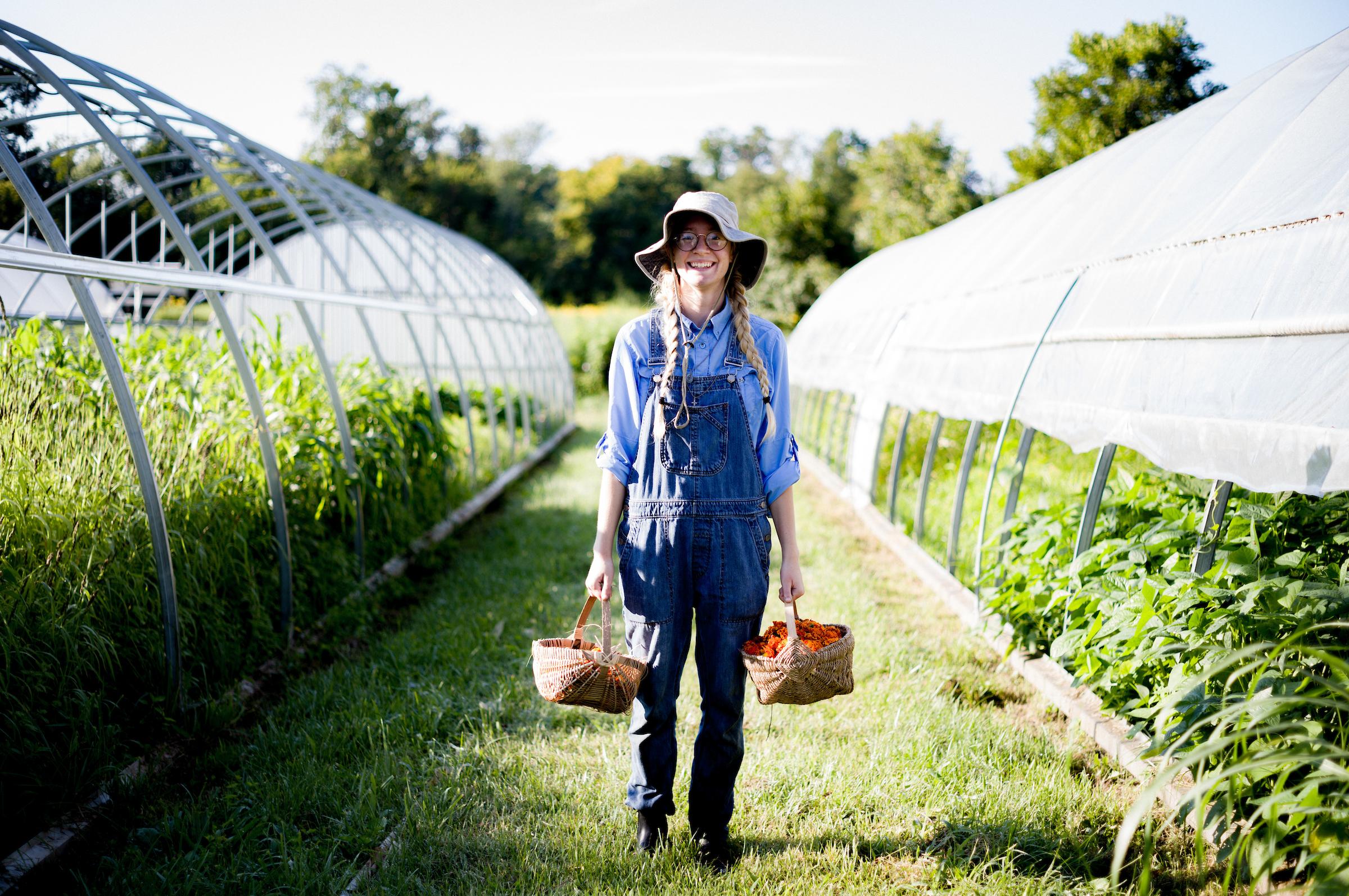 Elaine '23 in the Student Craft dye garden.